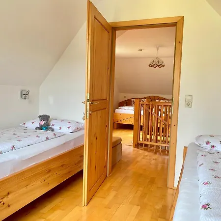 Bender Mit Terrasse Und Garten Straden