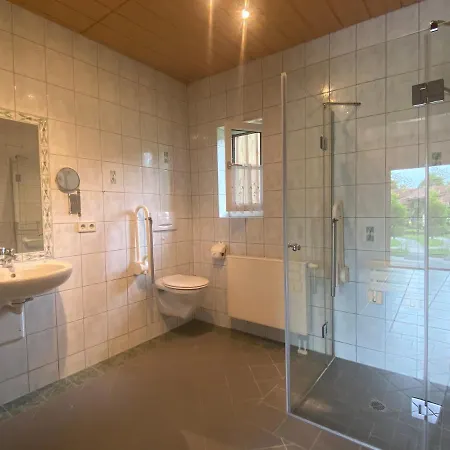 Bender Mit Terrasse Und Garten Appartement