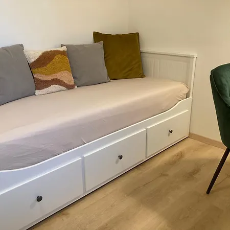 Bender Mit Terrasse Und Garten Appartement *