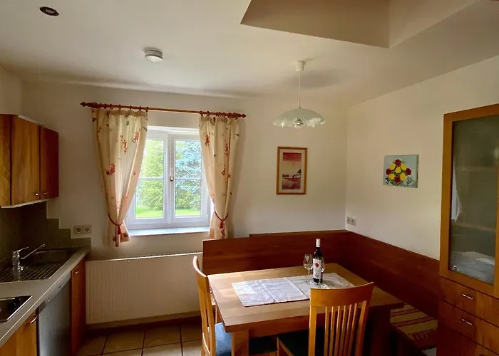 Bender Mit Terrasse Und Garten 아파트 *