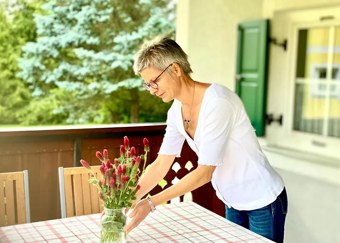 Bender Mit Terrasse Und Garten Straden