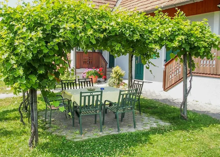 Bender Mit Terrasse Und Garten Διαμέρισμα Straden