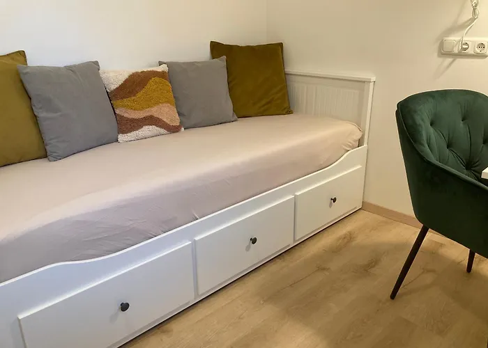 Bender Mit Terrasse Und Garten Διαμέρισμα *